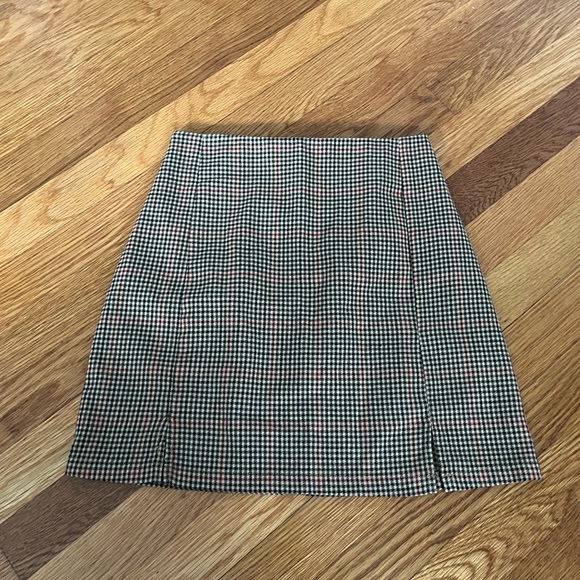 NEW Brandy Melville Skirt - Picture 1 of 1